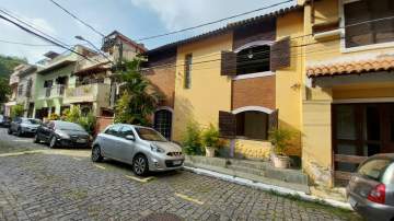 VENDA JULIO BOGORICIN IMÓVEIS - EXCELENTE CASA DUPLEX, COM 03 QUARTOS E 01 VAGA, MUITO ACONCHEGANTE EM CONDOMÍNIO APRECIÁVEL, SALÃO DE FESTAS, QUADRAS POLIESPORTIVA BRINQUEDOS PARA CRIANÇAS. - JBAP62870