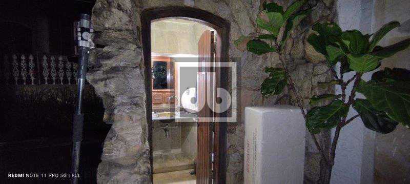 Conheça 09 do imóvel - Casa Linear, Piscina, Churrasqueira, grande área externa com Living Room , 3 quartos sendo 1 suíte ? copa ? cozinha - dependências - 2 vagas de garagem. Agende sua visita! - JBJ601024 - 8 09 - 8