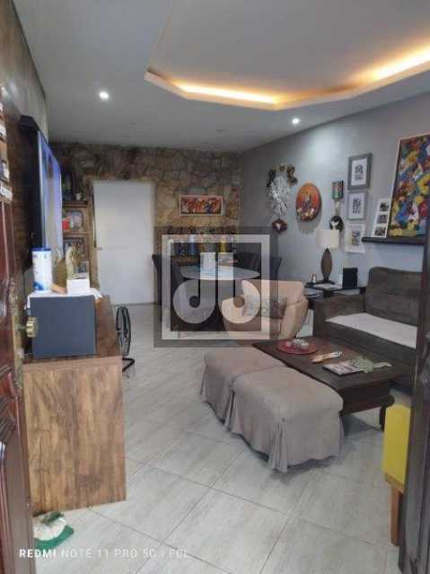 Conheça 11 do imóvel - Casa Linear, Piscina, Churrasqueira, grande área externa com Living Room , 3 quartos sendo 1 suíte ? copa ? cozinha - dependências - 2 vagas de garagem. Agende sua visita! - JBJ601024 - 10 11 - 10