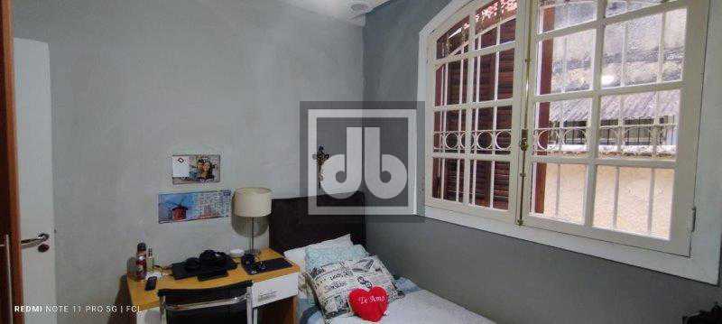 Conheça 15 do imóvel - Casa Linear, Piscina, Churrasqueira, grande área externa com Living Room , 3 quartos sendo 1 suíte ? copa ? cozinha - dependências - 2 vagas de garagem. Agende sua visita! - JBJ601024 - 17 15 - 17