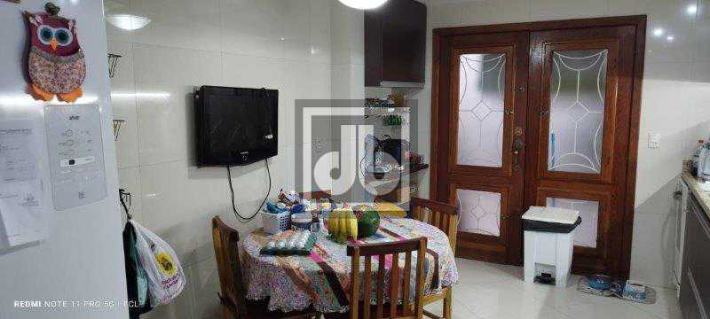 Conheça 17 do imóvel - Casa Linear, Piscina, Churrasqueira, grande área externa com Living Room , 3 quartos sendo 1 suíte ? copa ? cozinha - dependências - 2 vagas de garagem. Agende sua visita! - JBJ601024 - 20 17 - 20