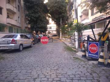 VENDA - JULIO BOGORICIN IMÓVEIS - CORREIA LIMA RUA SEM SAIDA COM CANCELA E SEGURANÇA, LOCAL SILENCIOSO E TRANQUILO, PRÓXIMO AO LARGO DA SEGUNDA FEIRA, COMÉRCIO,BANCOS, METRO E OUTRAS CONDUÇÕES. - JBAP12750