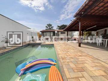 Ilha do Governador - Jardim Guanabara - Venda - Casa Duplex - Piscina - 3 Quartos - Dependência - 4 Vagas de Garagem - Julio Bogoricin - JBI65567