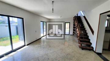 Oportunidade - Linda Casa duplex - Condomínio Fechado - Freguesia Jacarepaguá - 245 m² - 3 quartos sendo 3 suítes - varanda - piscina - Agende sua visita! - JBJ601064