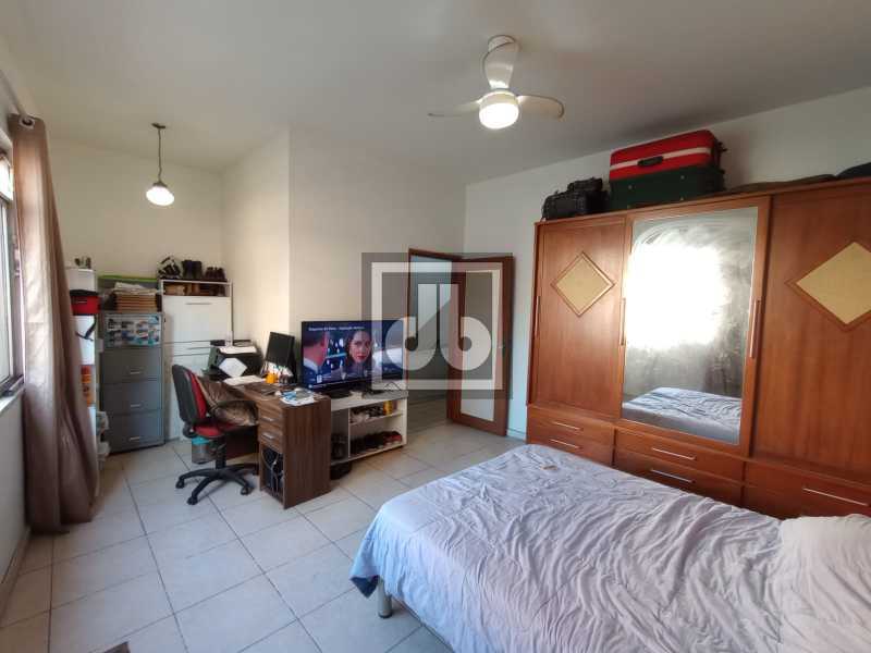 7ad2db77-d996-4144-9194-361947 - 7