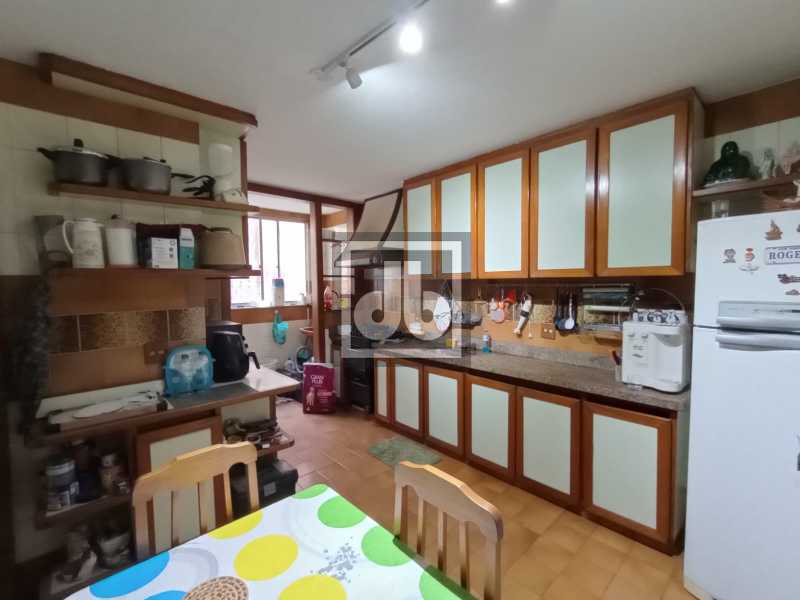 dbb19099-6f1f-448b-86e4-ab8621 - 21