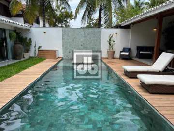 Imperdível - Julio Bogoricin vende Casa de Condomínio Mansão reformada de 6quartos Infraestrutura completa. Piscina Espaço gourmet acesso praia por balsa 7banheiros 3vagas 6quartos 3suites - JBRB695200
