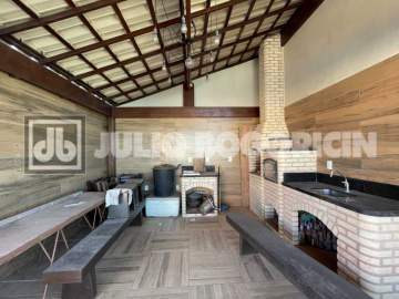 Oportunidade - Julio Bogoricin Vende no Recreio Excelente cobertura duplex 360m2! Gleba A! 700 metros da praia no posto 9! - JBRB501966