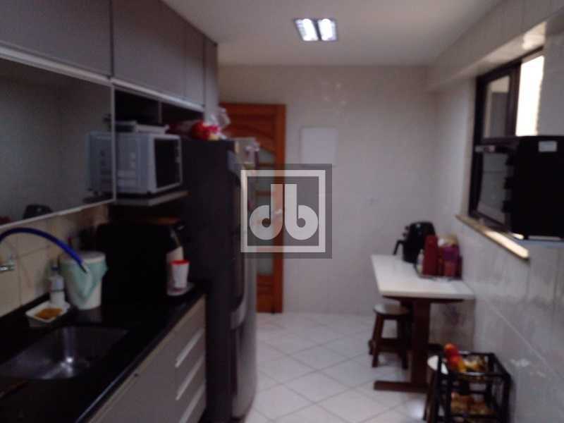 b166d881-fa46-4592-aa27-bc7e36 - 21