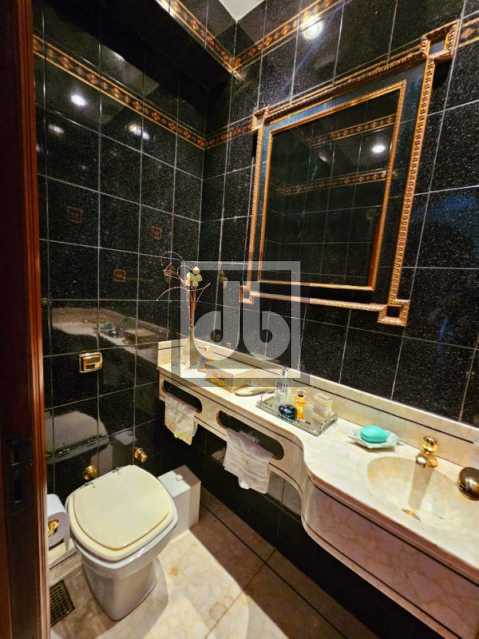 Conheça 17 do imóvel - Barra - Jardim Oceânico - linda cobertura duplex - 472 m² - 5 quartos - 5 suítes - piscina - Vista panorâmica para à Pedra da Gávea e Pedra Bonita - Agende sua visita! - JBBO5009 - 17 17 - 17