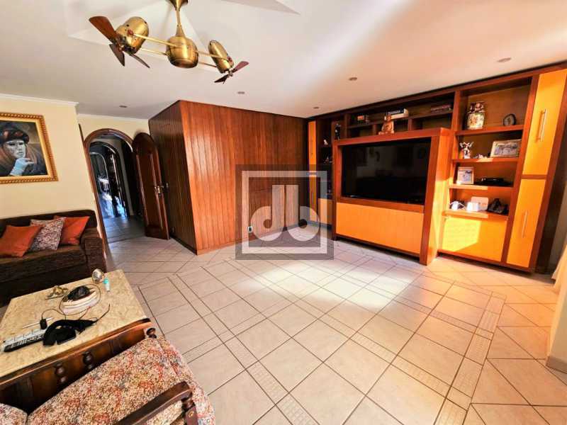 Conheça 11 do imóvel - Barra - Jardim Oceânico - linda cobertura duplex - 472 m² - 5 quartos - 5 suítes - piscina - Vista panorâmica para à Pedra da Gávea e Pedra Bonita - Agende sua visita! - JBBO5009 - 11 11 - 11