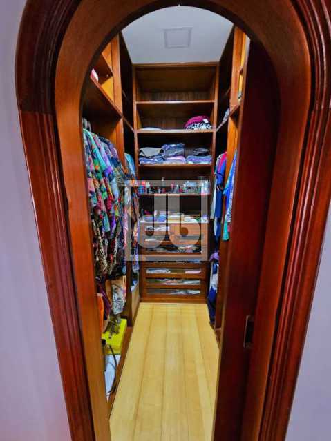 Conheça 14 do imóvel - Barra - Jardim Oceânico - linda cobertura duplex - 472 m² - 5 quartos - 5 suítes - piscina - Vista panorâmica para à Pedra da Gávea e Pedra Bonita - Agende sua visita! - JBBO5009 - 14 14 - 14