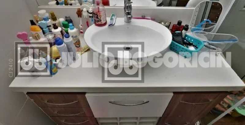 17563_G1695226493 - 16