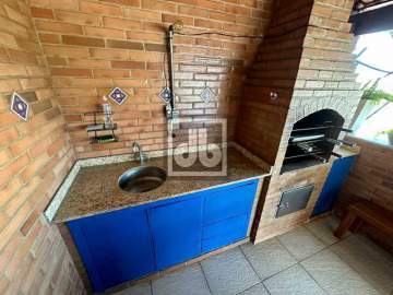 Ótima localização - COBERTURA DUPLEX - RECREIO - GLEBA A - VARANDÃO GOURMET - VISTA PRAÇA - TODA REFORMADA E DECORADA - 3 QUARTOS (1ST) - ARMÁRIOS - LAZER - JBRB501988