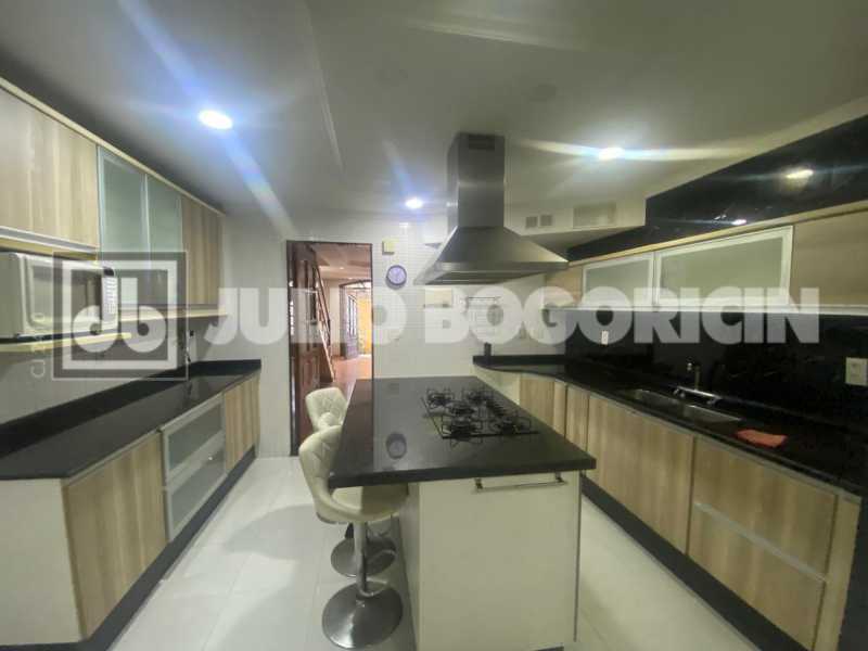 Conheça 8ilhadogovernadorportuguesacas do imóvel - Ilha do Governador - Portuguesa - VENDA - Casa Duplex - 3 Quartos (Suíte) - Hidromassagem - Dependência - Sauna - Churrasqueira - Casa Hospedes - 3 Vagas de Garagem - Julio Bogoricin - JBI61146 - 8 8ilhadogovernadorportuguesacas - 8