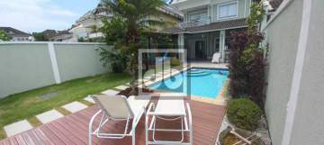 Oportunidade - VENDA JULIO BOGORICIN - CASA DUPLEX SÓTÃO PREPARADO - CONDOMÍNIO DE LUXO - 4 SUÍTES - PISCINA - CHURRASQUEIRA - JBRB695238