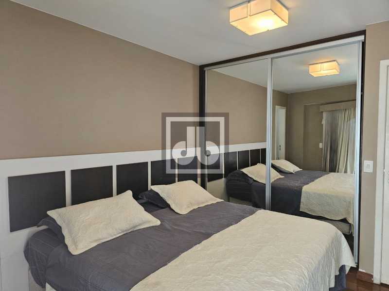 13 Epitácio Pessoa, sala, var - 13