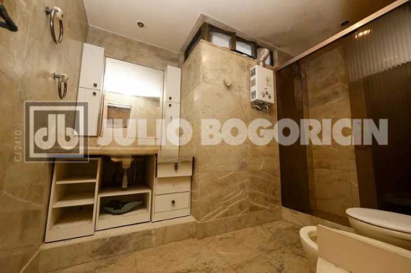 017 - JBL47932 - LEBLON - DELF - 19