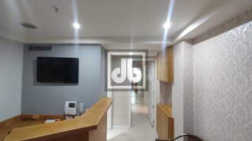 Oportunidade - sala preparada para consultório odontológico à 200m do Metrô Saens Pena e do Tijuca Shopping com vaga de garagem e desocupada. - JBT71657