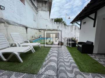 Ilha do Governador - Bancários - VENDA - Casa - Condomínio Fechado - Duplex - Piscina - Terraço - Churrasqueira - Varanda - 3 Quartos (Suíte) - Dependência Completa - Vaga Garagem - Julio Bogoricin - JBI61196