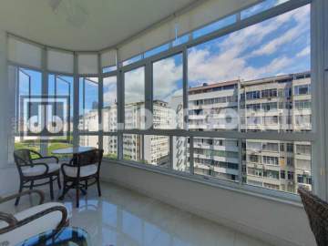 Imperdível - Av. Oswaldo Cruz, andar alto, amplo apartamento reformado, original, quatro quartos, atualmente são três quartos, dependência completa e vaga de garagem! - JBF41923 Imperdível - Av. Oswaldo Cruz, andar alto, amplo apartamento reformado, original, quatro quartos, atualmente são três quartos, dependência completa e vaga de garagem! - JBF41923