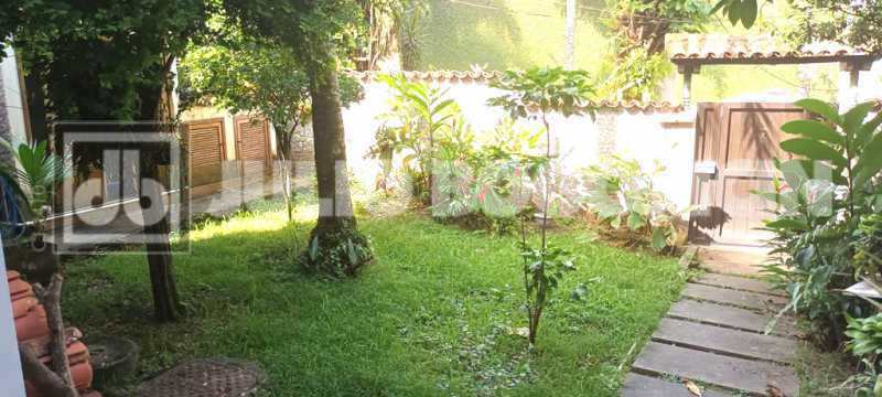 01CasaVendaSaoConrado4Suites9V - 2