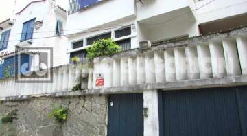 Ótima localização - Botafogo - Rua bucólica, sem saída - Junto Praia e Praia Shopping - Excelente casa duplex - Living - Varandao - 4 quartos sendo 1 suite - Garagem para 4 automóveis - 238m² - Entrega imediata. - JBF61447