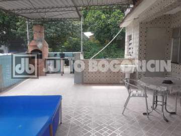 Oportunidade - Excelente investimento á venda em São Cristovão, terreno com 5 casas, prontas para morar. - JBT66101