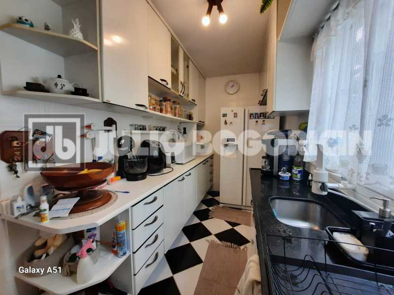 Conheça FOTO 5. do imóvel - Anil - Reserva do Bosque - espaçosa casa duplex - 2 quartos - 2 banheiros - 87 m² - Condomínio fechado - Agende sua visita! - JBJ601300 - 6 FOTO 5. - 6