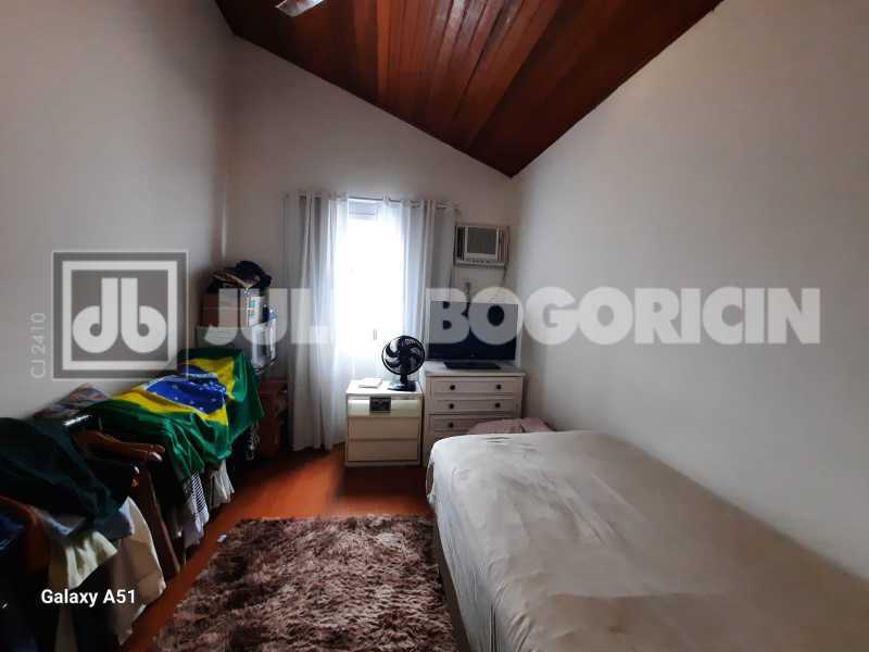 Conheça FOTO 13. do imóvel - Anil - Reserva do Bosque - espaçosa casa duplex - 2 quartos - 2 banheiros - 87 m² - Condomínio fechado - Agende sua visita! - JBJ601300 - 15 FOTO 13. - 15