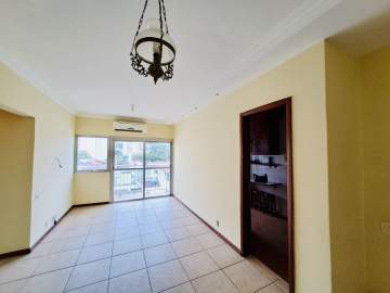 Imperdível - JULIO BOGORICIN - VENDE - RUA URUGUAI - 2 QUARTOS - VARANDA - 1 VAGA NA ESCRITURA - OPORTUNIDADE!!! - JBAP210634