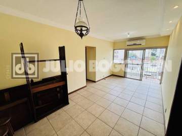 Ótima localização - RUA URUGUAI - 2 QUARTOS - VARANDA - 1 VAGA NA ESCRITURA - OPORTUNIDADE!!! - JBAP210634