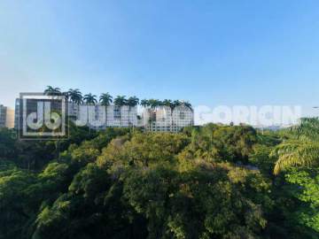Imperdível - Praia do Flamengo, apartamento amplo vista deslumbrante para o Jardim do Museu da República, salão, três quartos, dois banheiros sociais,dependência completa. Vaga escriturada! - JBF37327