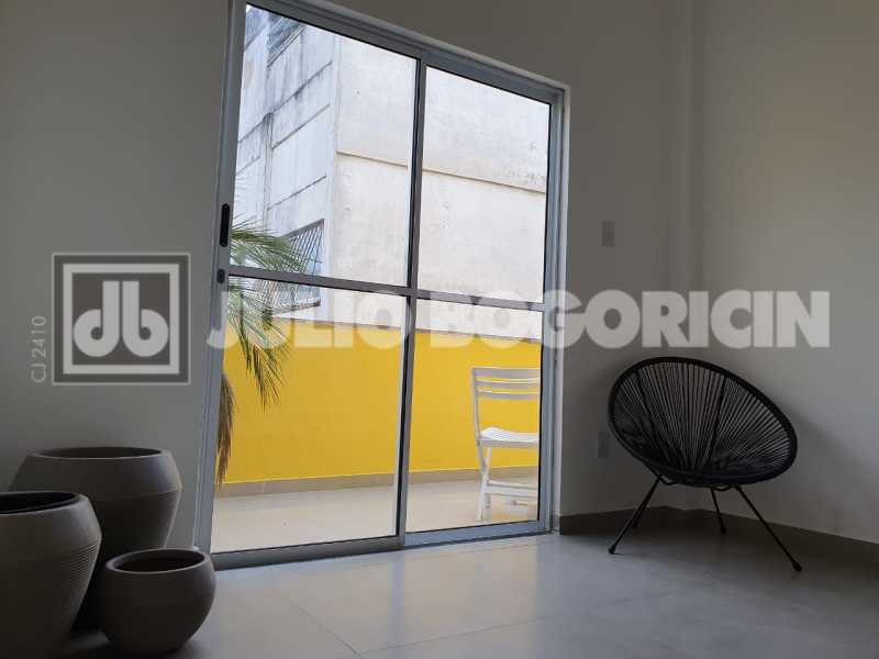 18enfrente ao pavilhaodesaocri - 18