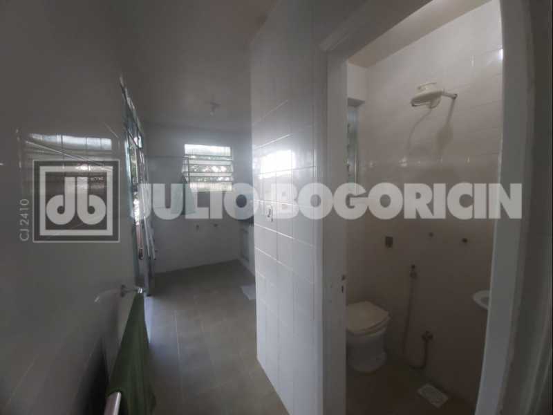 19 - Banheiro de Serviço - 18