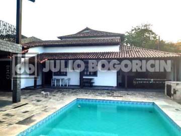 Oportunidade - Belissima casa condominio Tanque Jacarepagua 5 quartos 4 suítes piscina - JBJ601350