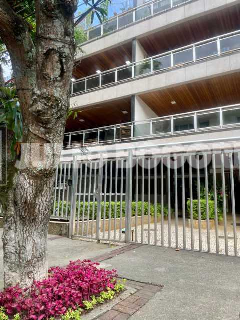 01 - 1