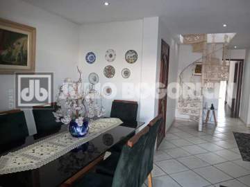 Imperdível - RECREIO EXCELENTE COBERTURA DUPLEX SALÃO 3 AMBIENTES, 4 QUAARTOS SENDO 2 SUÍTES, ARMÁRIOS, LAVABO, COZINHA PLANEJADA, BANHEIROS COM BLINDEX E ARMARIOS, DEPENDENCIA COMPLETA 1 VAGA - JBRB502168