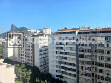Flamengo! Localização nobre, amplo, andar alto, três quartos, sendo um suíte. Vaga de garagem. Confira, agende sua visita! - JBF37479