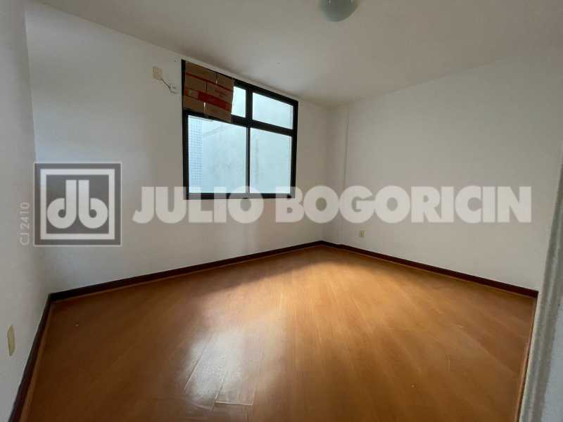 2d9de340-f47b-423a-bd15-55de06 - 7