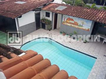 Imperdível - RECREIO DOS BANDEIRANTES CONDOMINIO VIVENDAS DO SOL CASA DUPLEX 5 QUARTOS 2 SUITES ARMÁRIOS BANHEIROS COM ARMARIOS COZINHA PLANEJADÍSSIMA DEPENDENCIA EMPREGADA PISCINA CHURRASQUEIRA 3 VAGAS DOC OK - JBRB695334