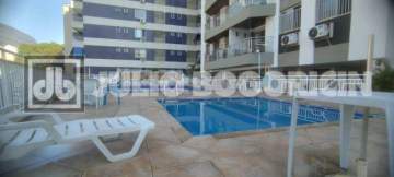 Tijuca. Apartamento, 2 quartos (suíte), dependências completas, vaga de garagem escriturada. Ótima infraestrutura de lazer. Localização +/- 10 minutos do Metrô Uruguai. - JBT206797
