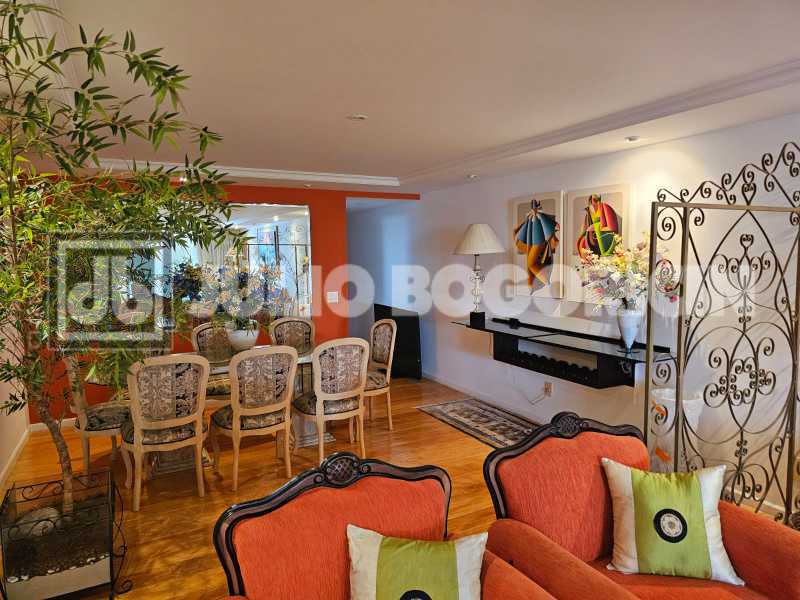 Conheça 4 Sala de estar 2. do imóvel - LUXO - MAR -LINEAR - 4 QUARTOS - 2 SUÍTES - 3 VAGAS - JBB56361 - 6 4 Sala de estar 2. - 6