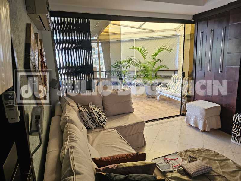 Conheça 6 Sala 1. do imóvel - LUXO - MAR -LINEAR - 4 QUARTOS - 2 SUÍTES - 3 VAGAS - JBB56361 - 8 6 Sala 1. - 8