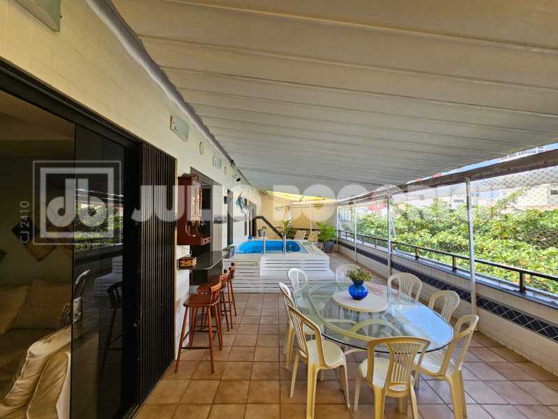 Conheça 10 Piscina 3. do imóvel - LUXO - MAR -LINEAR - 4 QUARTOS - 2 SUÍTES - 3 VAGAS - JBB56361 - 12 10 Piscina 3. - 12