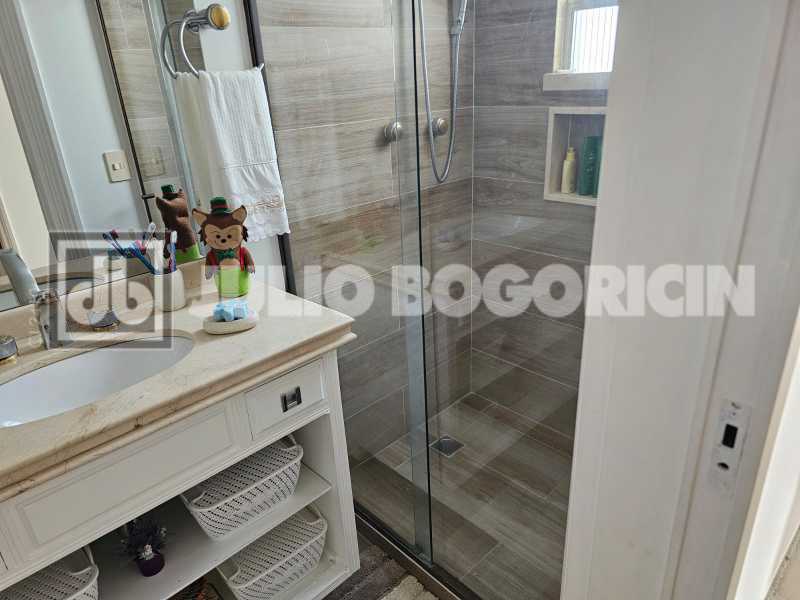 Conheça 16 Banho suite 2. do imóvel - LUXO - MAR -LINEAR - 4 QUARTOS - 2 SUÍTES - 3 VAGAS - JBB56361 - 18 16 Banho suite 2. - 18