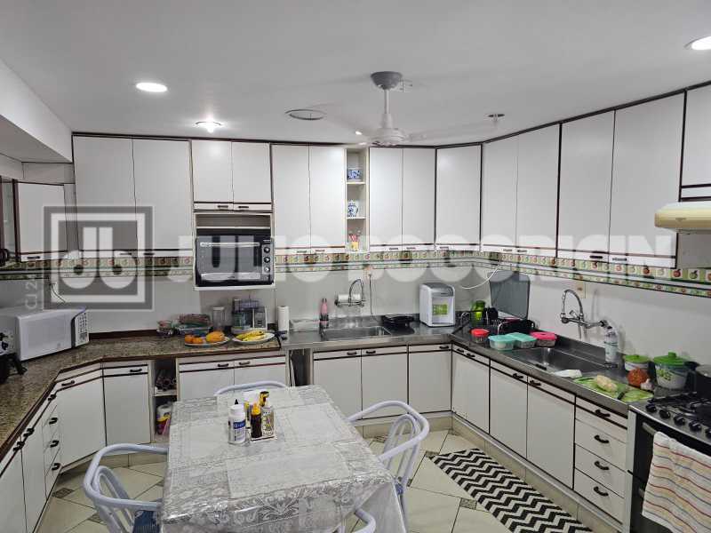 Conheça Cozinha 1. do imóvel - LUXO - MAR -LINEAR - 4 QUARTOS - 2 SUÍTES - 3 VAGAS - JBB56361 - 28 Cozinha 1. - 28