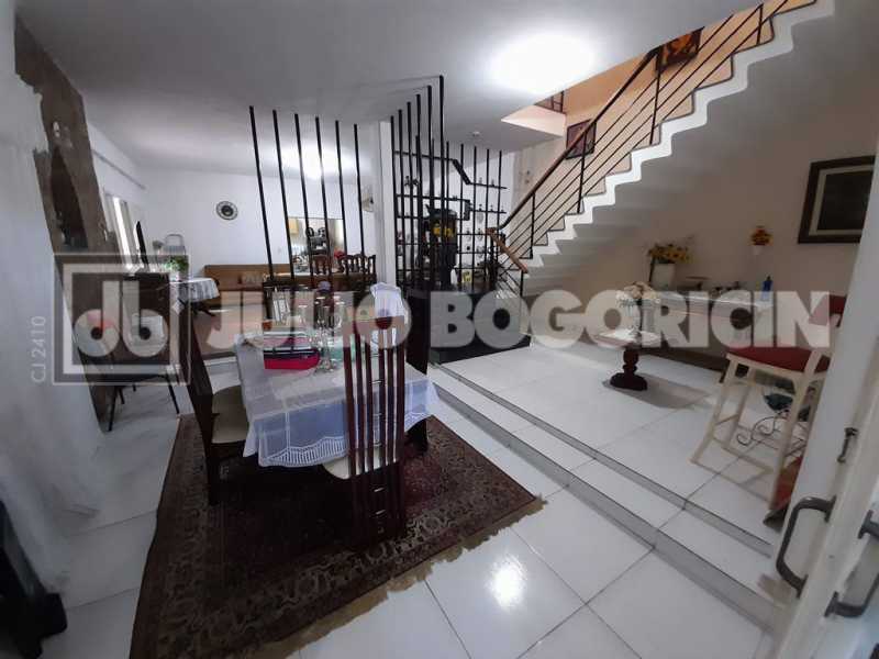 5praiadabandeiracasajuliobogor - 5