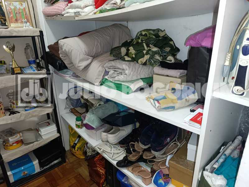 21 CLOSET SUÍTE. - 21