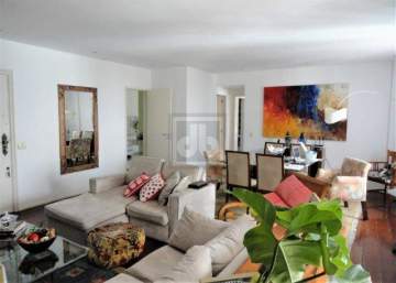 Ótima localização - Botafogo, Junto Metrô. Cobertura incomparável, living, sala intima; 3 quartos sendo 2 suítes. Terraco vista panorâmica montanha e Cristo. 2 vagas. 204m2. - JBF51339